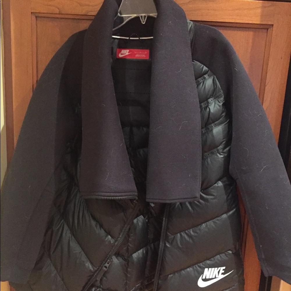 Girls’ Large Nike Mid-Weight Jacket